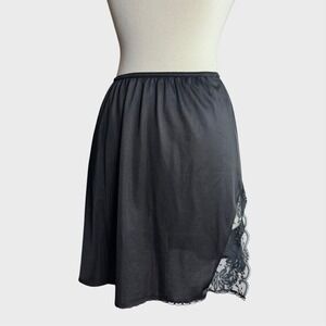 Vintage 90's minimalism Small Black Lace Trim‎ Slip Skirt Romantic goth